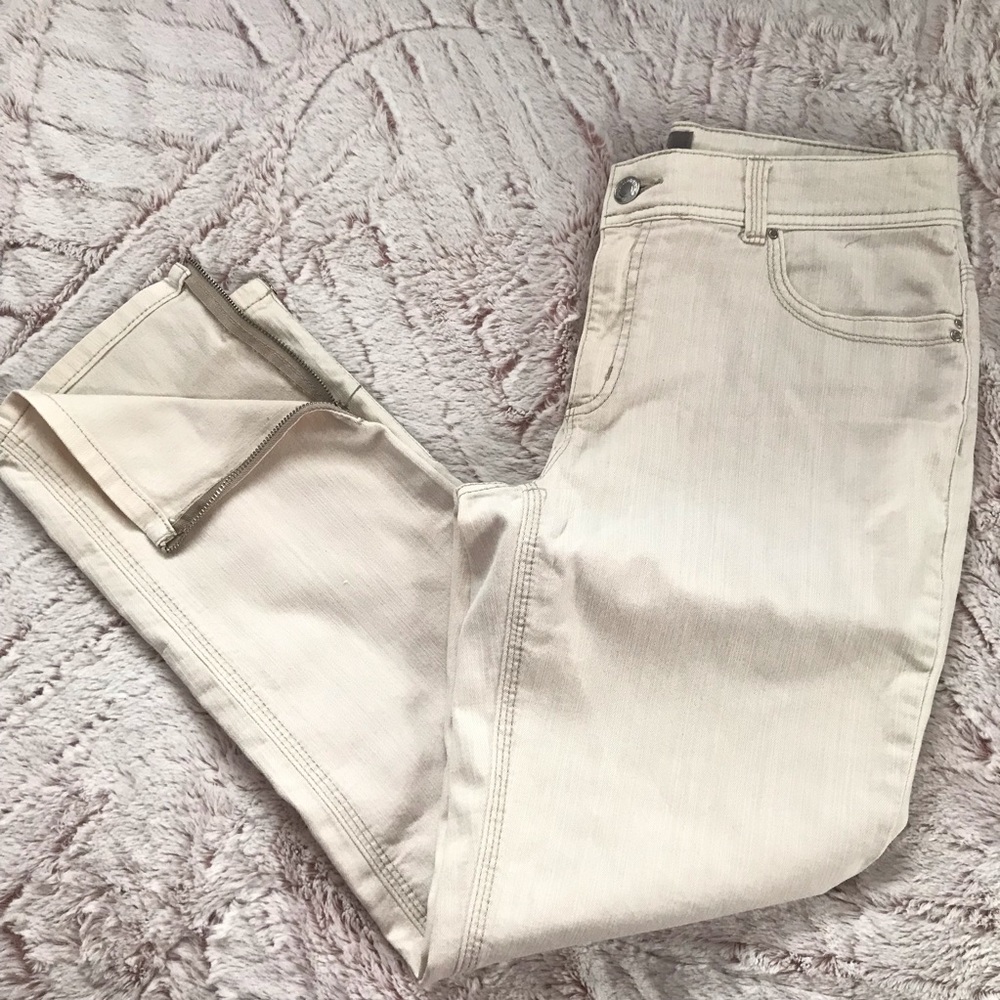 Chicos so slimming pants